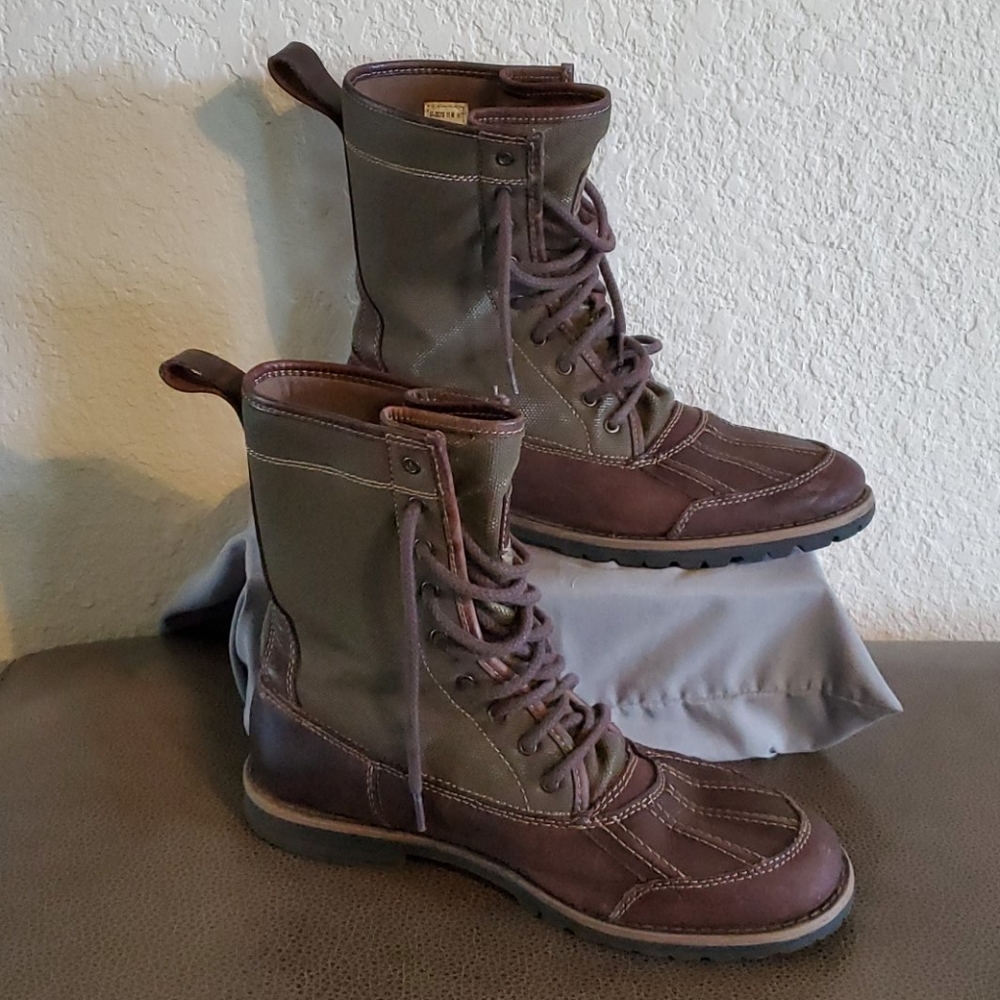 Boots - Picture 2 of 4
